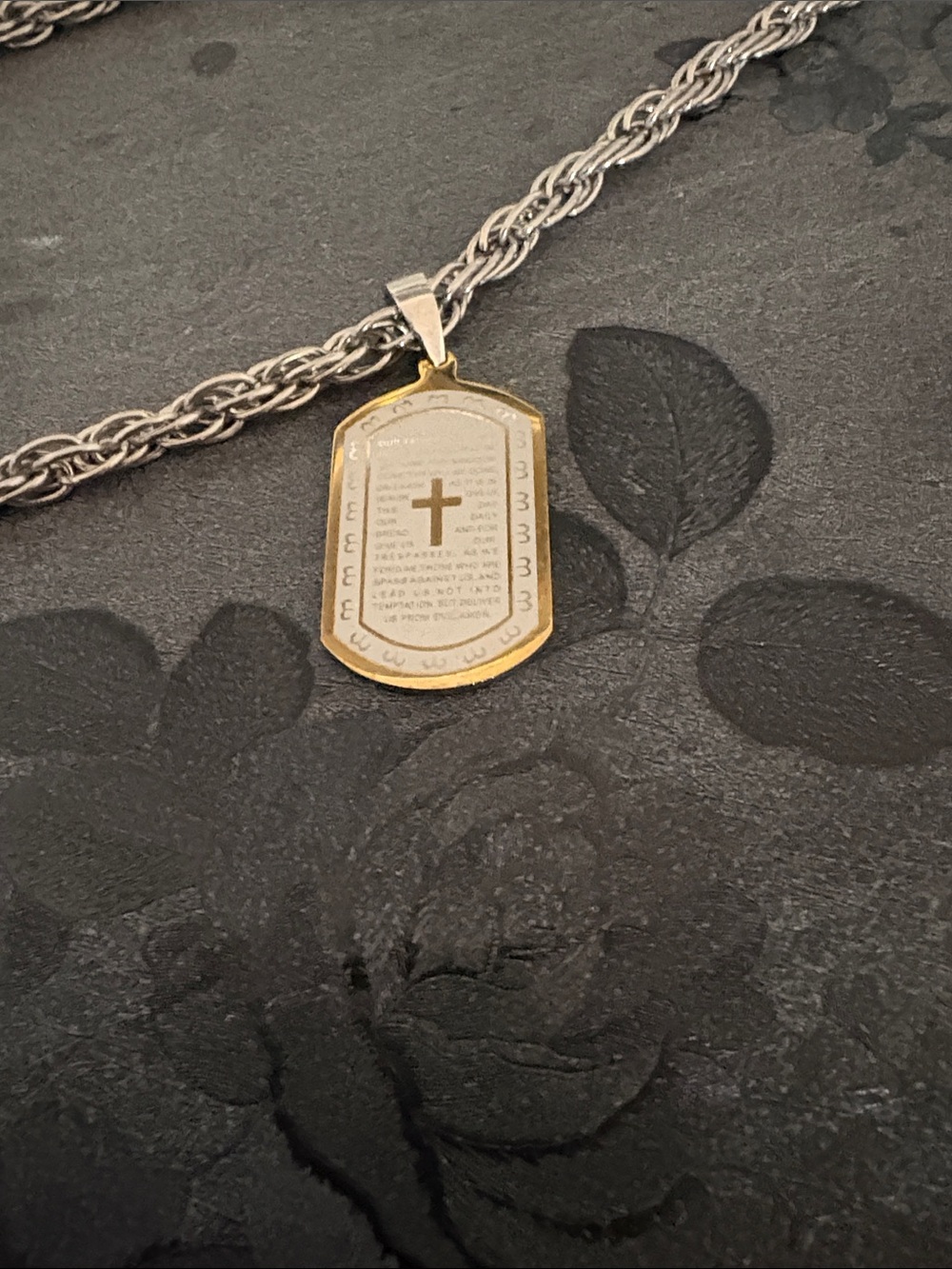 VINTAGE STAINLESS STEEL RELIGIOUS CROSS OUR FATHER PRAYER 25" NECKLACE - Picture 2 of 9